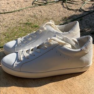 Banana Republic Women’s Essential sneaker